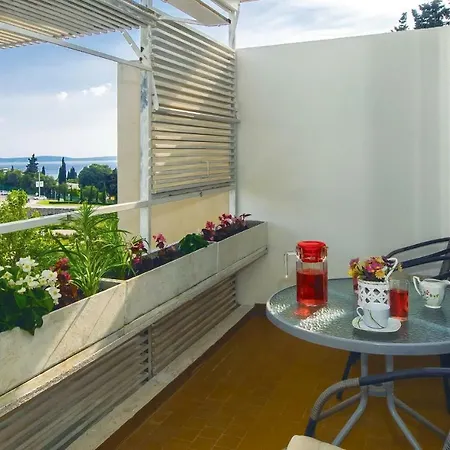 One-bedroom In * Split