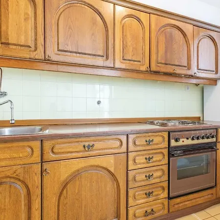 One-bedroom In Apartment Split