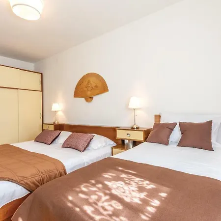 One-bedroom In * Split
